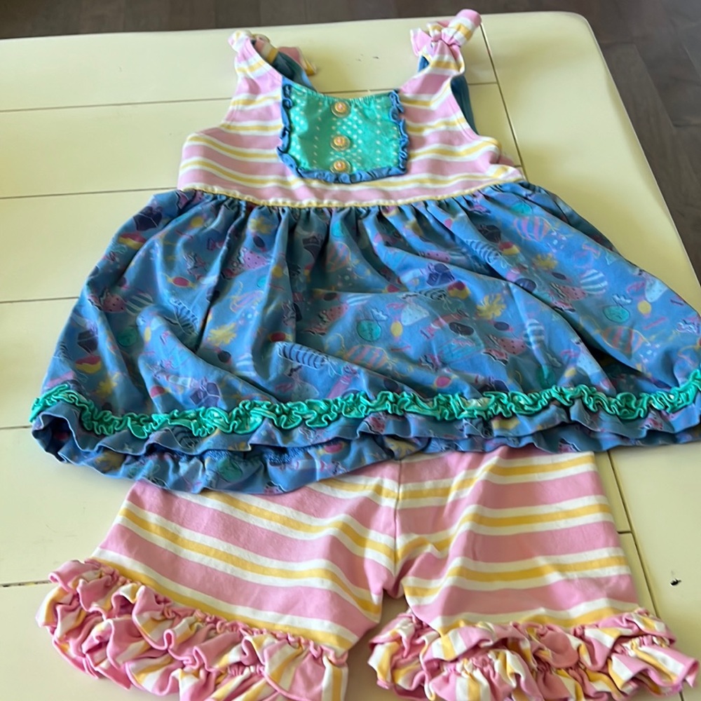 Matilda Jane dress size 6 top and 8 shortie with candy with stripes pattern